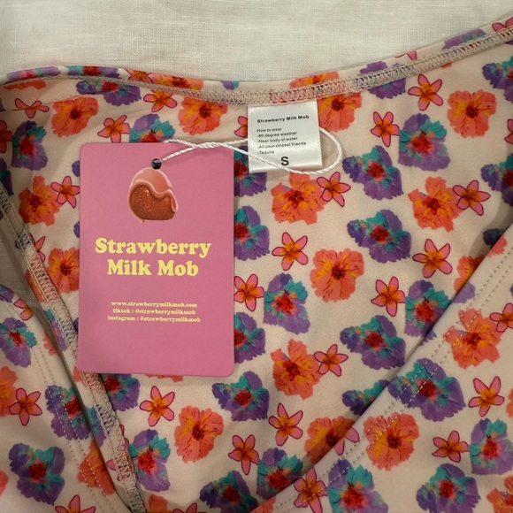 NWT strawberry milk mob bottoms - Picture 6 of 7